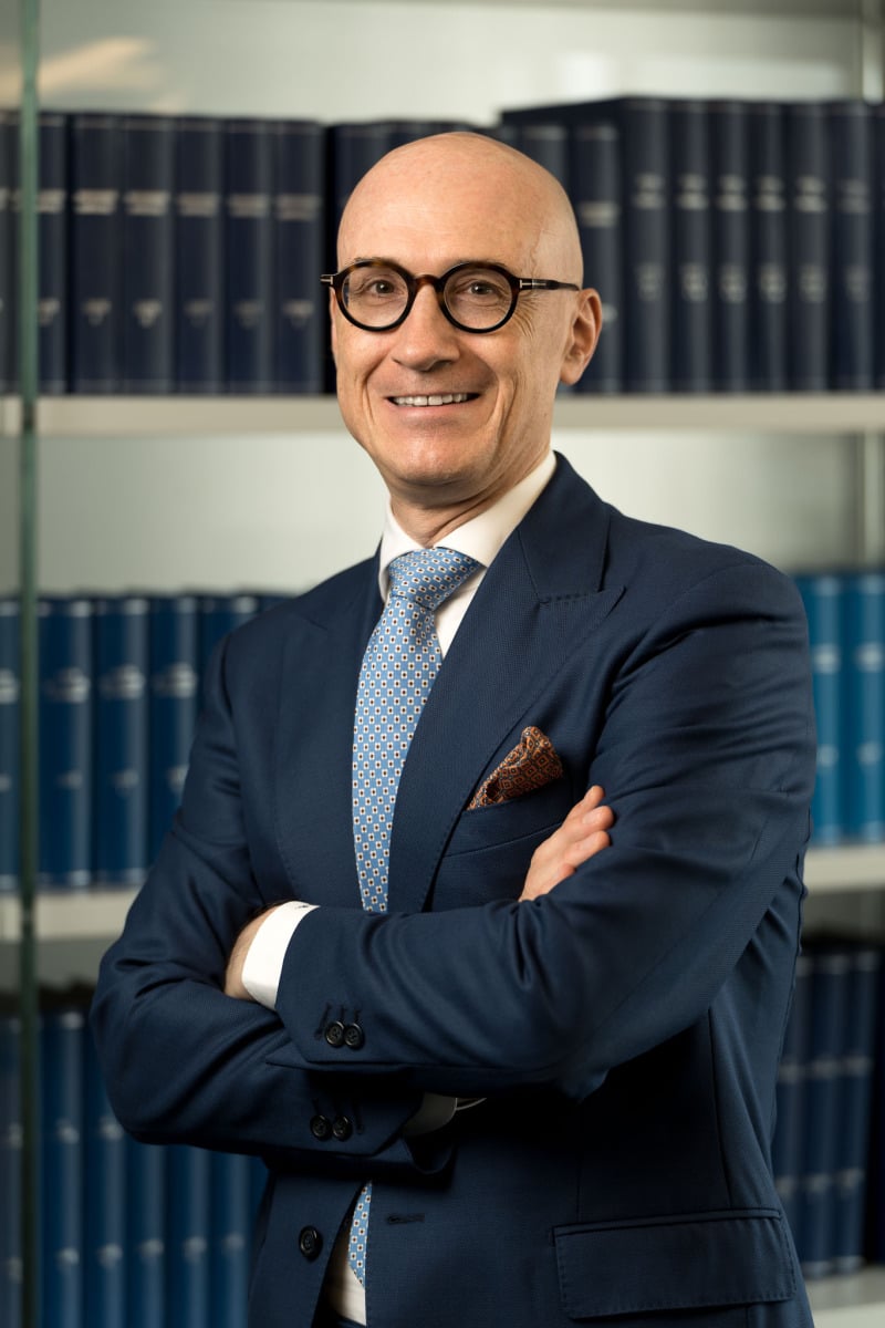 Alberto Russo si è aggiudicato il bando lanciato dall’Università degli Studi di Milano come professore a contratto per il corso di Valutazione d’Azienda ed Operazioni Straordinarie.